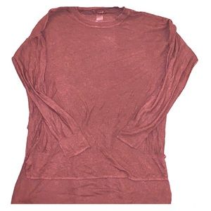 Light weight elbow length sweater